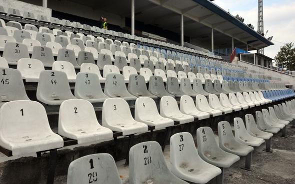 Stadion Ernesta Pohla - krzesełka