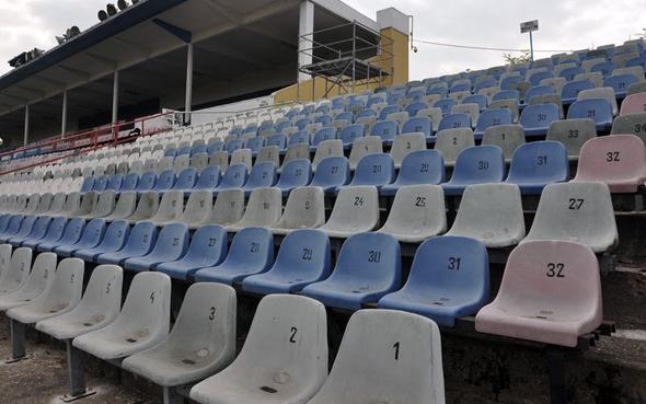 Stadion Ernesta Pohla - krzesełka