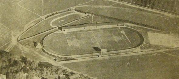 Trybuny stadionu przy Kałuży w 1924 roku