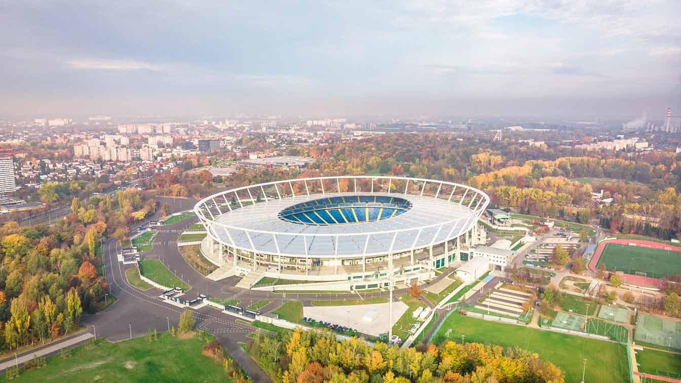 Stadion Śląski w Chorzowie od zewnątrz