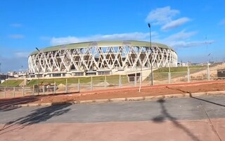 Nowy stadion: Olimpijczyk z Algierii gotowy po latach opóźnień