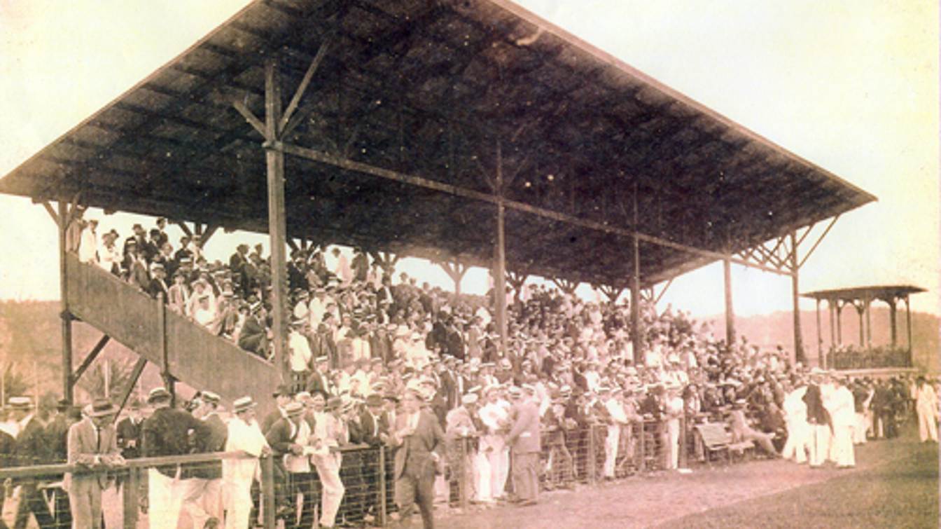 Estadio Urbano Caldeira w 1916 roku podczas otwarcia