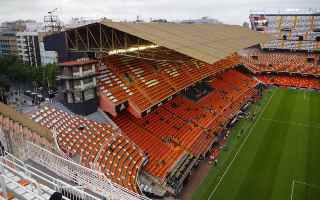 Hiszpania: Valencia walczy z kibicami jedzącymi pestki słonecznika na stadionie