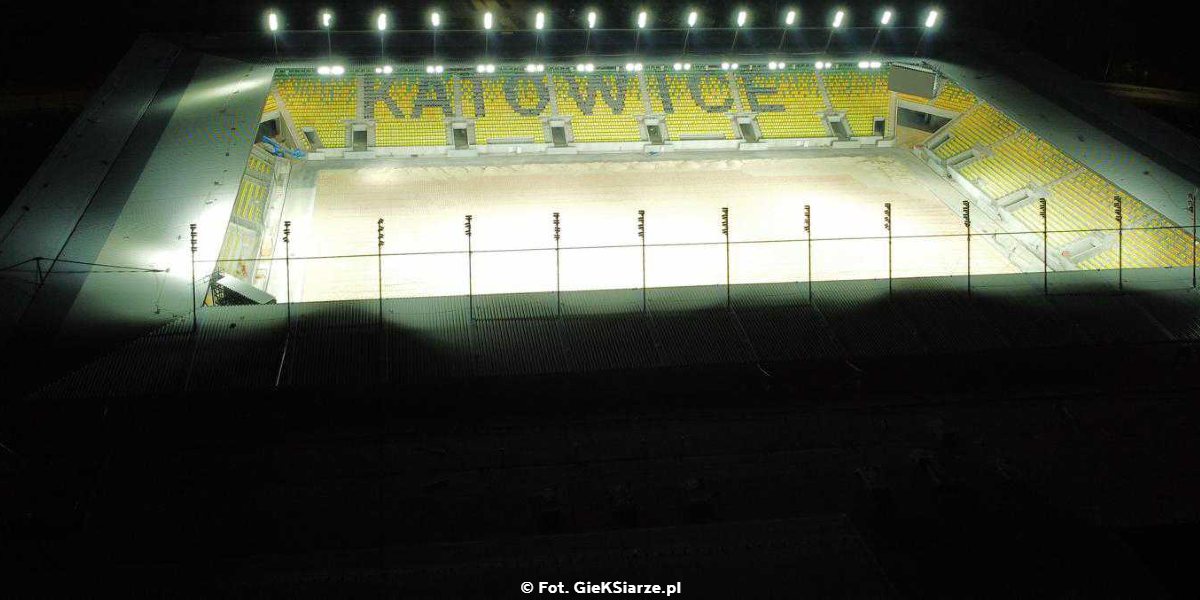 Katowice: Próby oświetlenia na nowym stadionie GKS-u