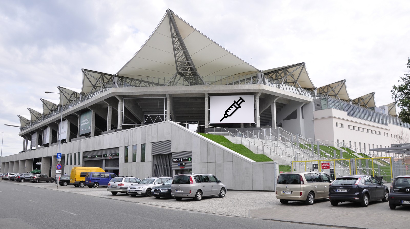 punkt szczepień na COVID-19 na Stadionie Wojska Polskiego w Warszawie