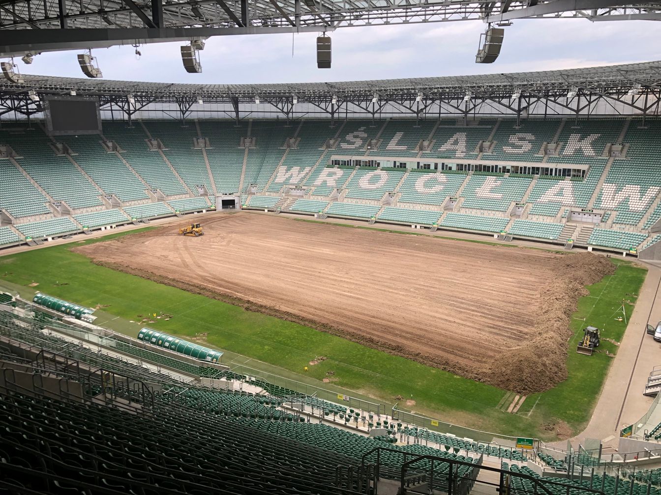 Stadion Wrocław, nowa murawa układana po raz trzeci