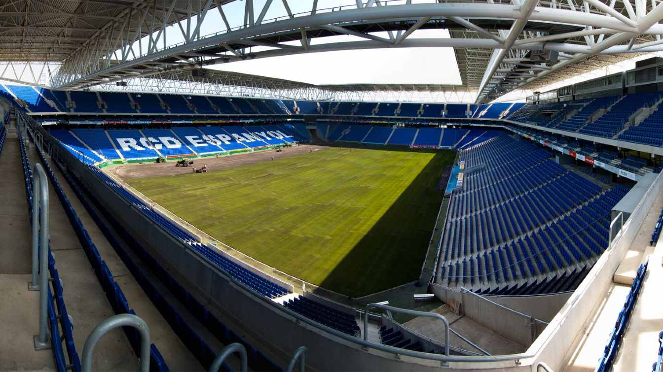 Stage Front Stadium (Estadi Nou Sarria)