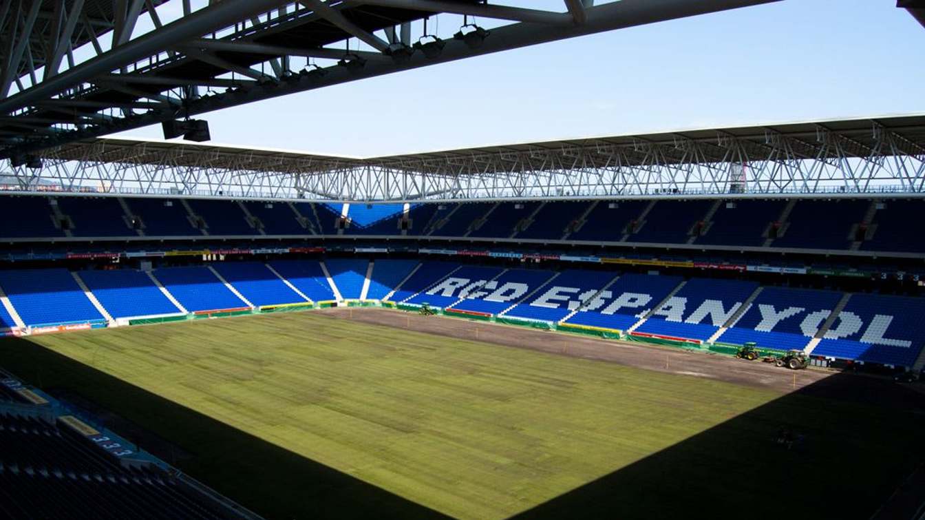 Stage Front Stadium (Estadi Nou Sarria)