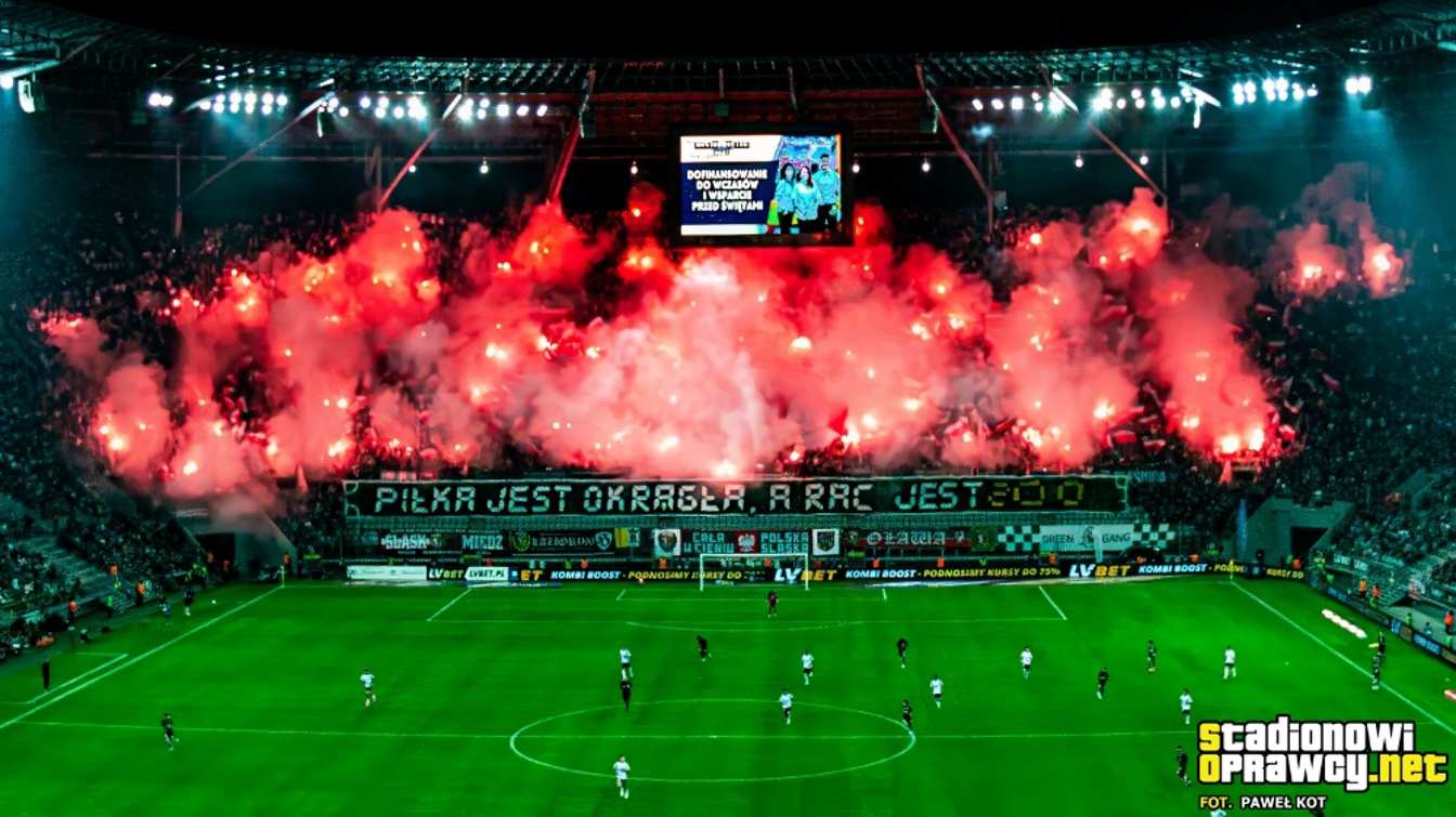 Oprawa kibiców podczas meczu Slask Wroclaw-Legia Warszawa