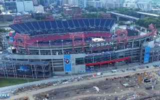 USA: Budowa najmniejszego stadionu NFL. Można ją oglądać na żywo