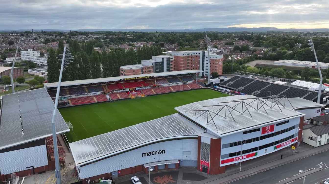 Racecourse Ground