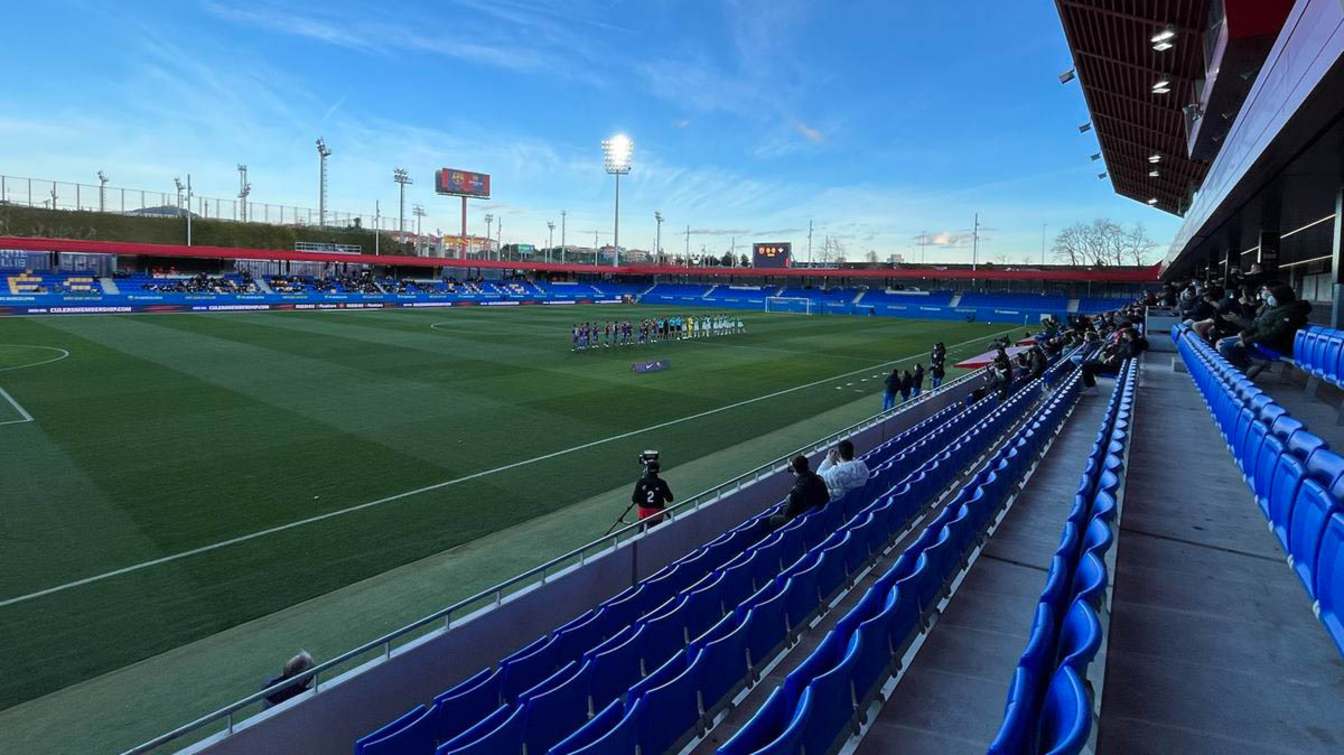 Stadion Barcelony B i żeńskiej drużyny jest stanowczo za mały, aby zorganizowanie na nim El Clasico przyniosło optymalne zyski