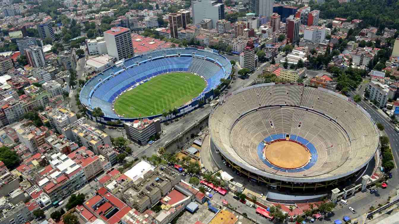 Bliskość stadionu i Plaza de los Toros ogranicza od listopada liczbę meczów i zmusiła Atlante i Cruz Azul do wyprowadzi