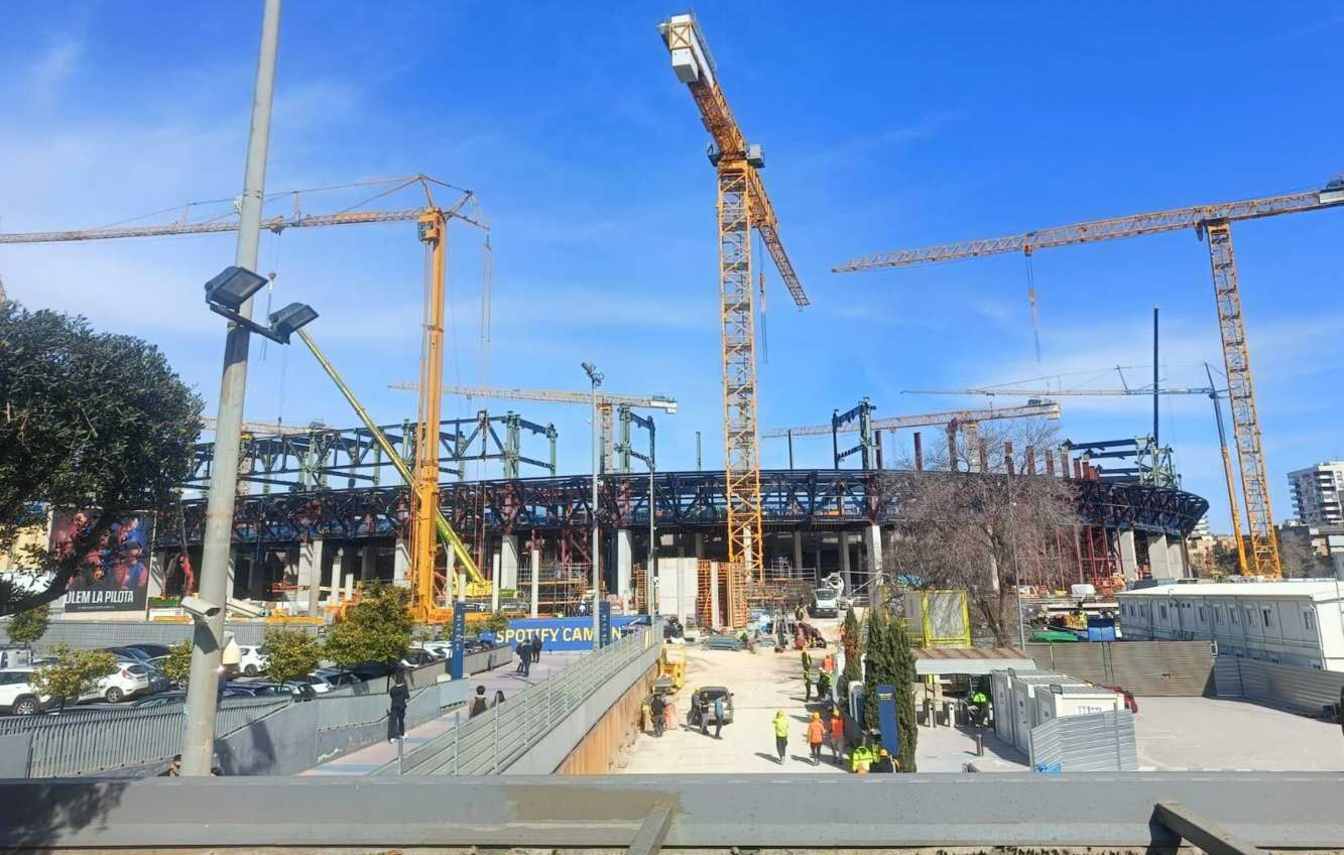 Obecny stan Camp Nou nie daje dużych nadziei na szybki powr&oacute;t FC Barcelony