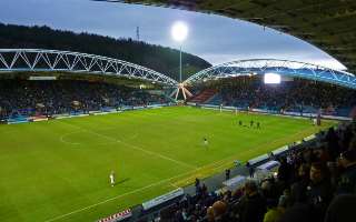 Anglia: Plany budowy nowego stadionu w Huddersfield komplikują zarządzanie obecnym
