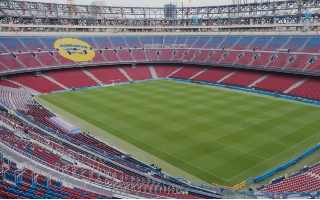 Hiszpania: Dlaczego nie ma zgody na otwarcie Camp Nou? Barça przenosi się na Montjuïc