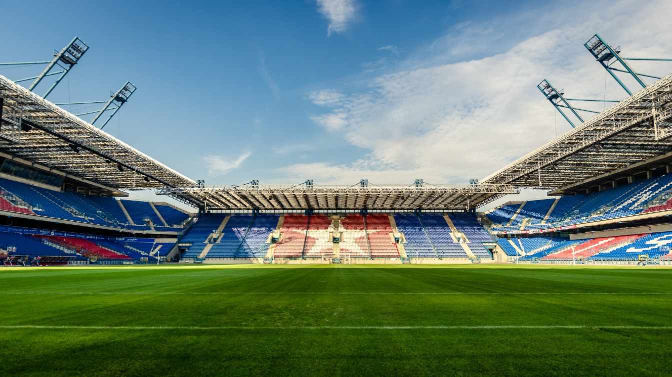 Jednym z gł&oacute;wnych cel&oacute;w pozyskania sponsora tytularnego jest poprawa bilansu finansowego stadionu przy ul. Reymonta.