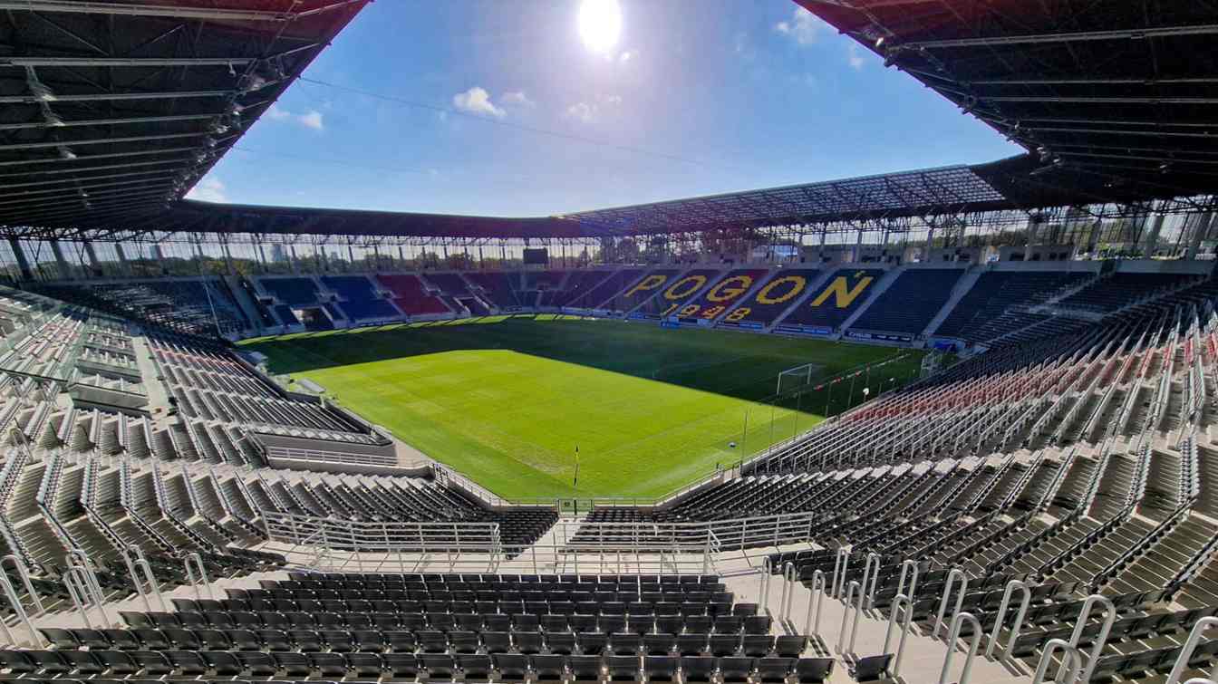 W rzeczywistości nie toczą się żadne oficjalne rozmowy dotyczące zwiększenia pojemności stadionu.