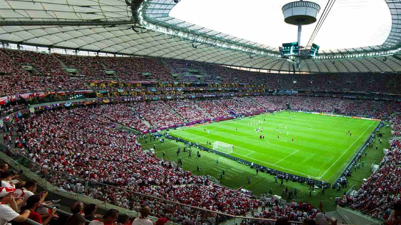 Wiceprezes PZPN Adam Kaźmierczak podkreśla, że priorytetem podczas organizacji mecz&oacute;w kadry musi być bezpieczeństwo.