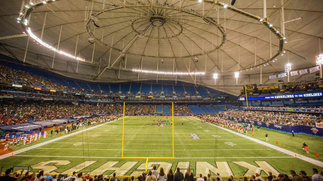 Tropicana Field, będący domem Rays od 1998 r., przechodzi obecnie remont i oczekuje się, że będzie ponownie dostępny w sezonie 2026.