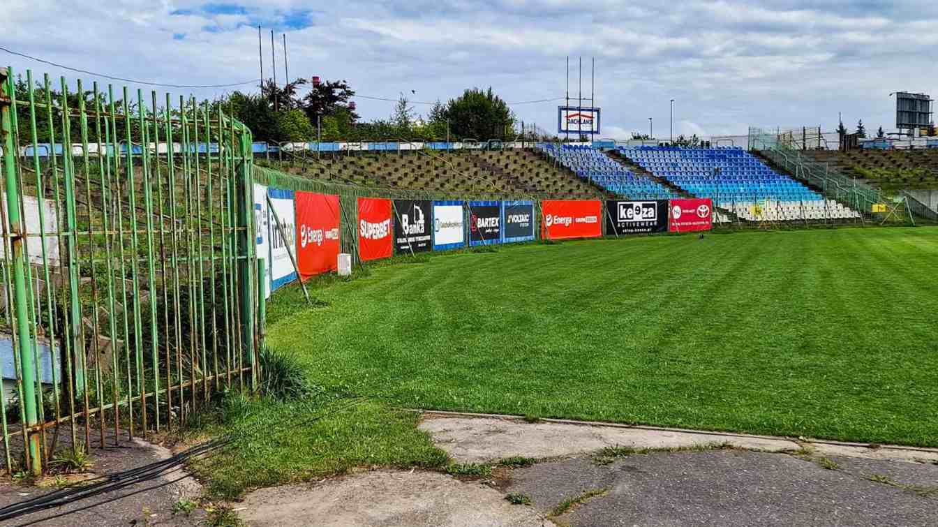 Stadion w Olsztynie od lat wymaga poważnej renowacji.