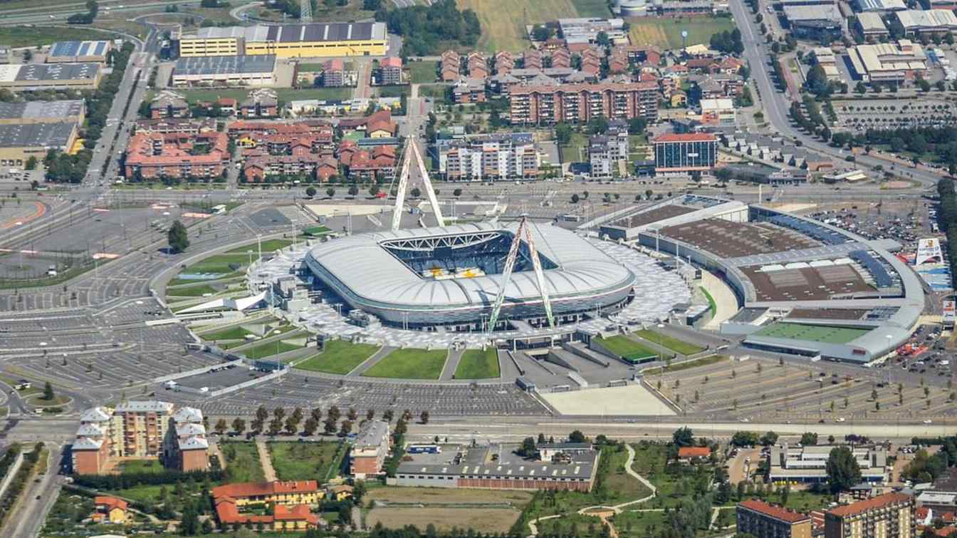 Firma Allianz SE znajduje się w nazwach stadion&oacute;w na kilku kontynentach.