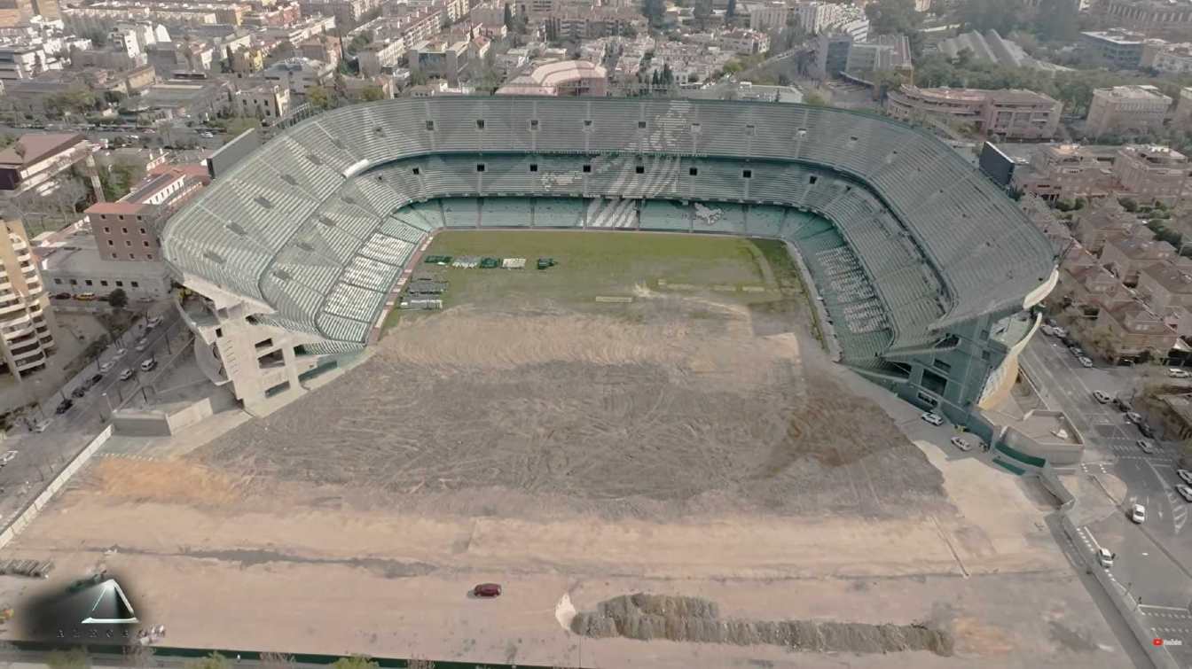 Oszczędności mają zostać osiągnięte m.in. dzięki prefabrykacji oraz zmianom w technologii i materiałach, bez istotnych zmian wizualnych projektu.