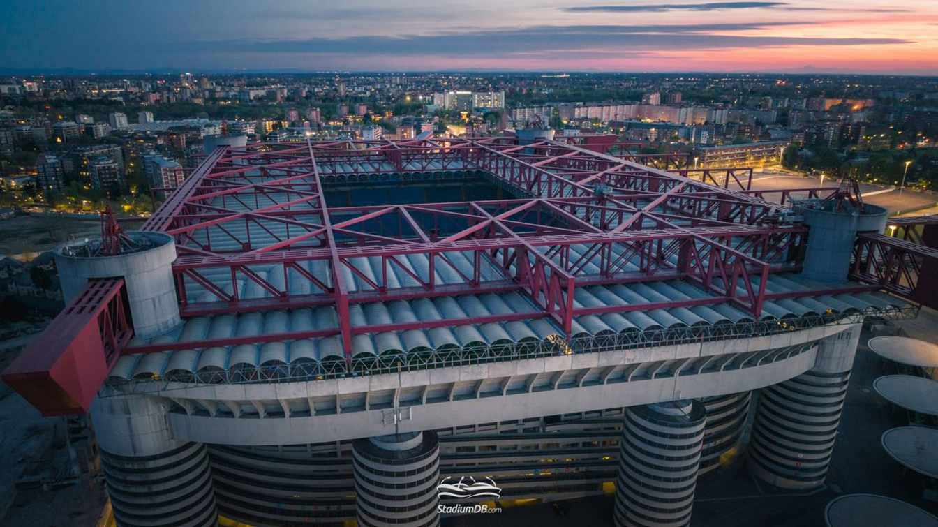 Partia Fratelli d&rsquo;Italia złożyła wniosek o unieważnienie sprzedaży San Siro oraz wezwała do dymisji burmistrza Mediolanu w związku z trwającym śledztwem.