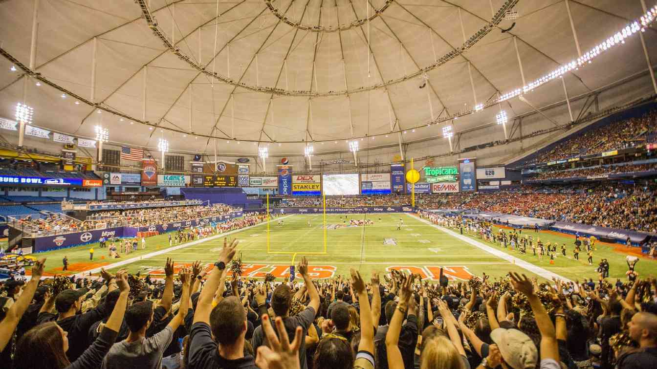 Rada miasta Tampa rozpoczęła konsultacje społeczne, a ostateczne decyzje dotyczące inwestycji będą zależeć od dalszych analiz i opinii mieszkańc&oacute;w.