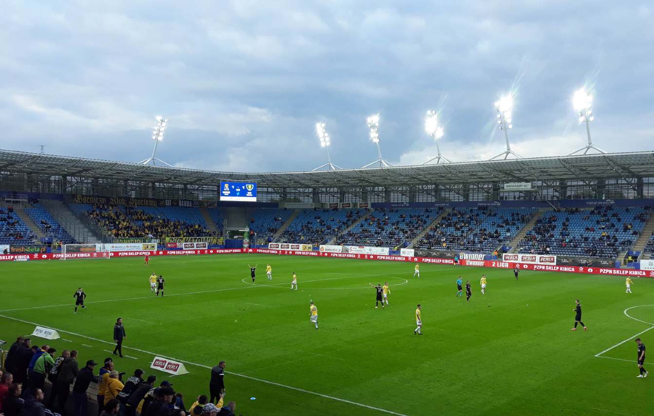 Wymiana murawy rozpocznie się jeszcze w tym tygodniu, a stadion ma być gotowy na mecz z Lechem Poznań dzięki przyspieszonemu harmonogramowi prac.