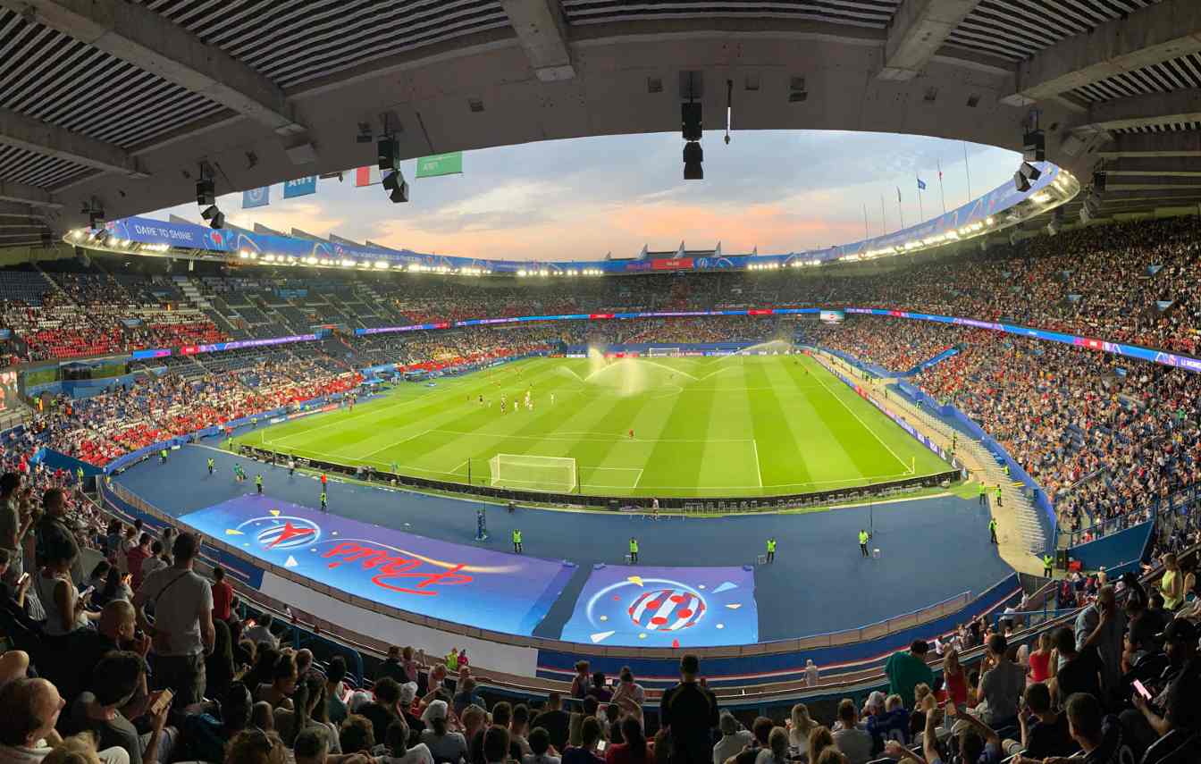 Klub analizuje także alternatywne scenariusze, w tym budowę nowego stadionu poza miastem, a decyzja w sprawie przyszłości obiektu może zapaść jesienią.