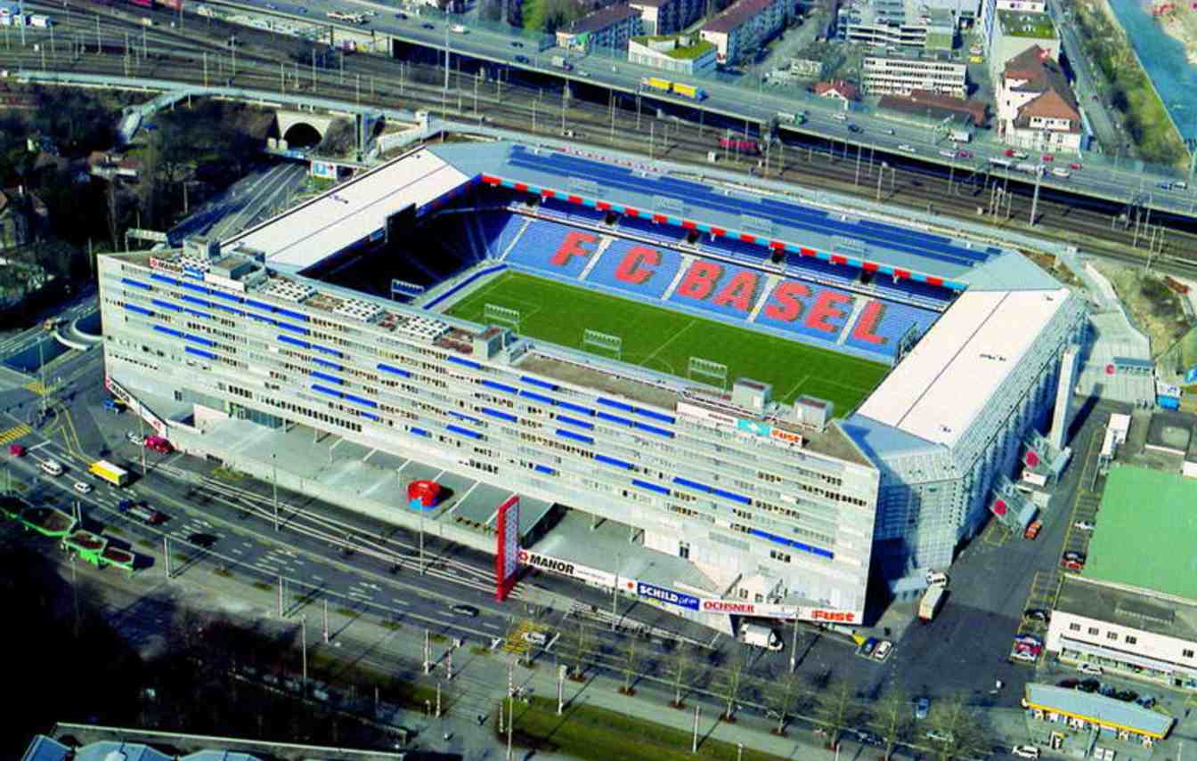 Pożar w St. Jakob-Park zniszczył zaplecze pierwszej drużyny FC Basel, powodując ogromne straty sprzętowe i organizacyjne.
