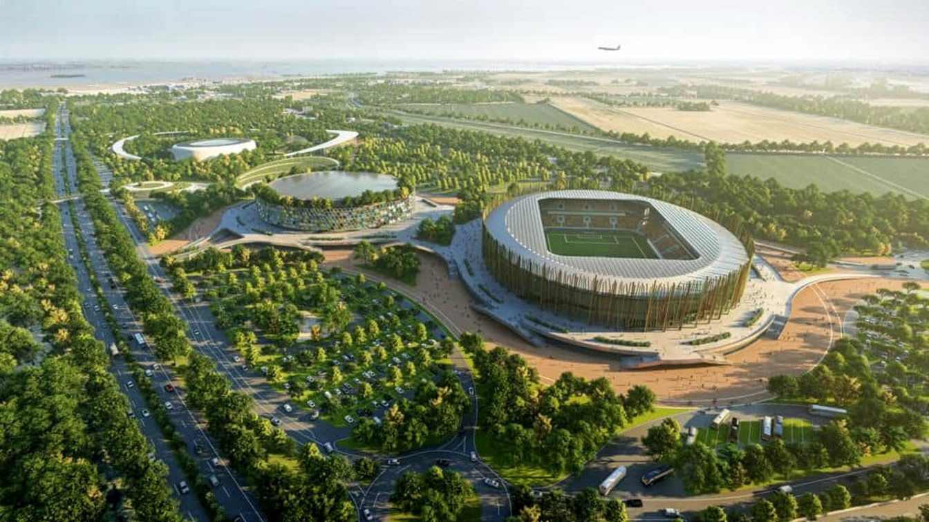 W Wenecji rozpoczęły się prace budowlane nad nowym stadionem dla Venezii FC, gdzie trwają roboty ziemne i instalacja pali fundamentowych.