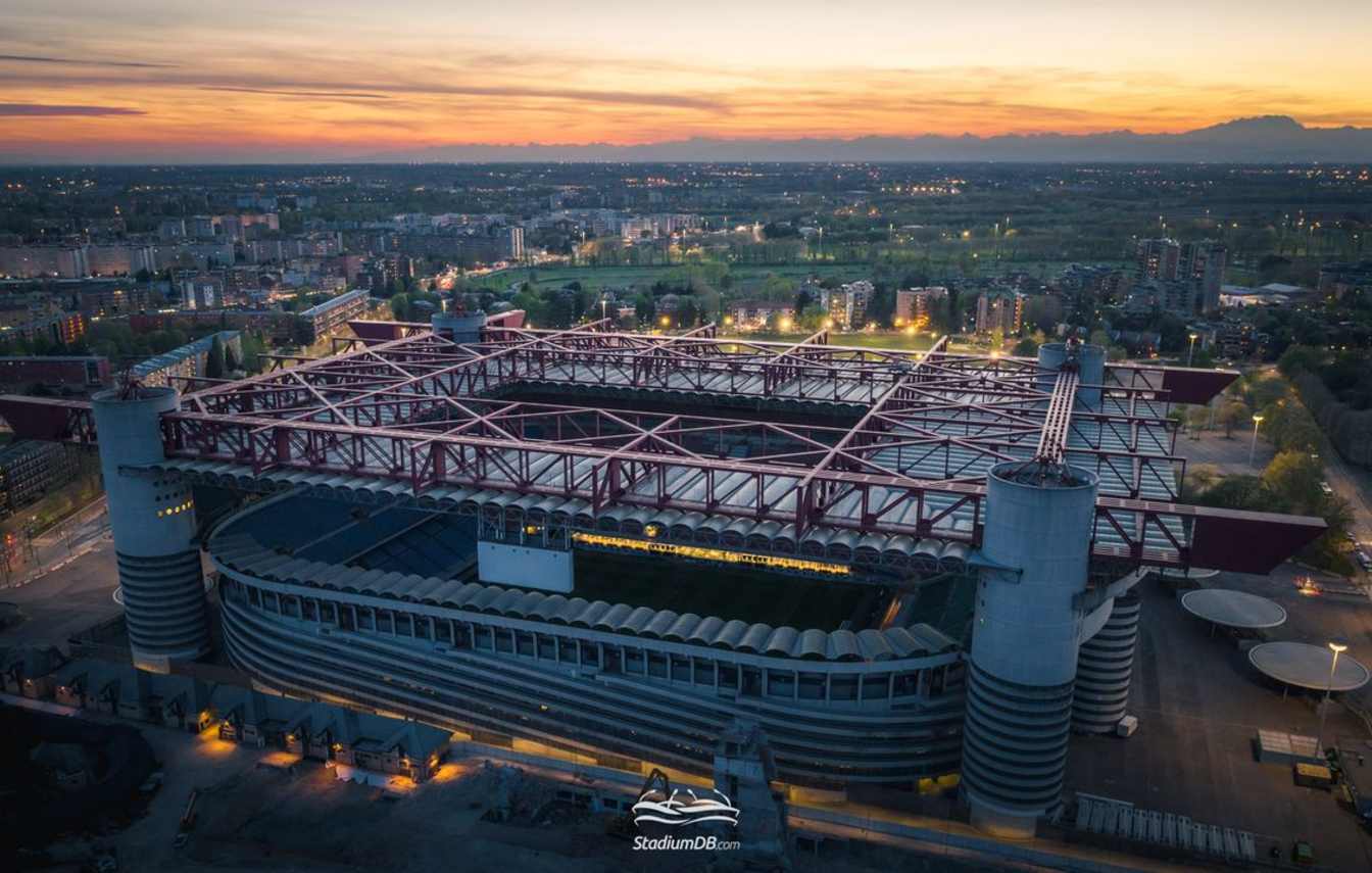San Siro znalazło się w centrum śledztwa dotyczącego planowanej sprzedaży stadionu, a prokuratura analizuje, czy procedury przetargowe mogły faworyzować konkretne podmioty.