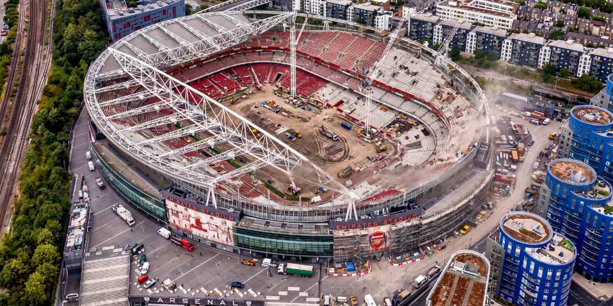 Anglia: Arsenal prowadzi rozmowy z Populous w sprawie rozbudowy Emirates Stadium