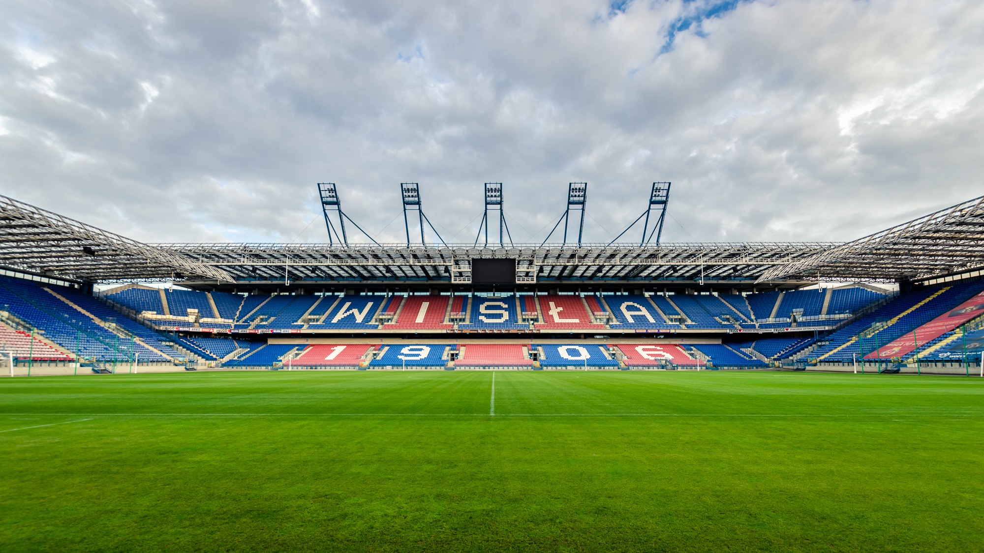 Wieczysta Krak&oacute;w będzie rozgrywać mecze PKO BP Ekstraklasy na stadionie Stadion Miejski im. Henryka Reymana. Klub podpisał list intencyjny z Wisła Krak&oacute;w, kt&oacute;ry otwiera drogę do wsp&oacute;lnego korzystania z obiektu przy Reymonta w sezonie 2026/27.