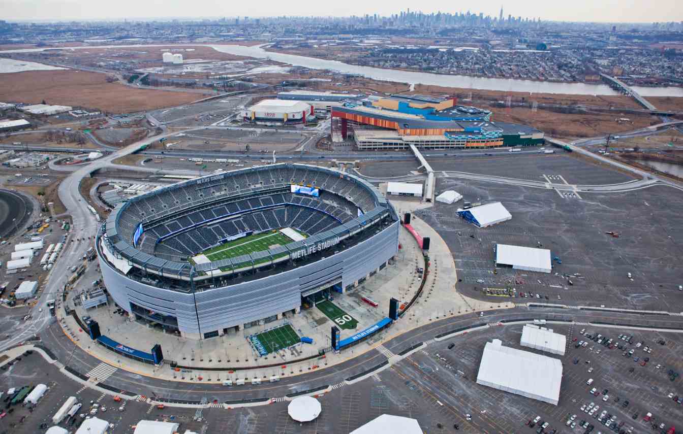 MetLife Stadium wkracza w Mundial 2026 z certyfikatem LEED Gold. Stadion finałowy turnieju potwierdził tym samym swoje wysokie standardy środowiskowe i ambicję bycia jedną z najbardziej zr&oacute;wnoważonych aren sportowych w USA.