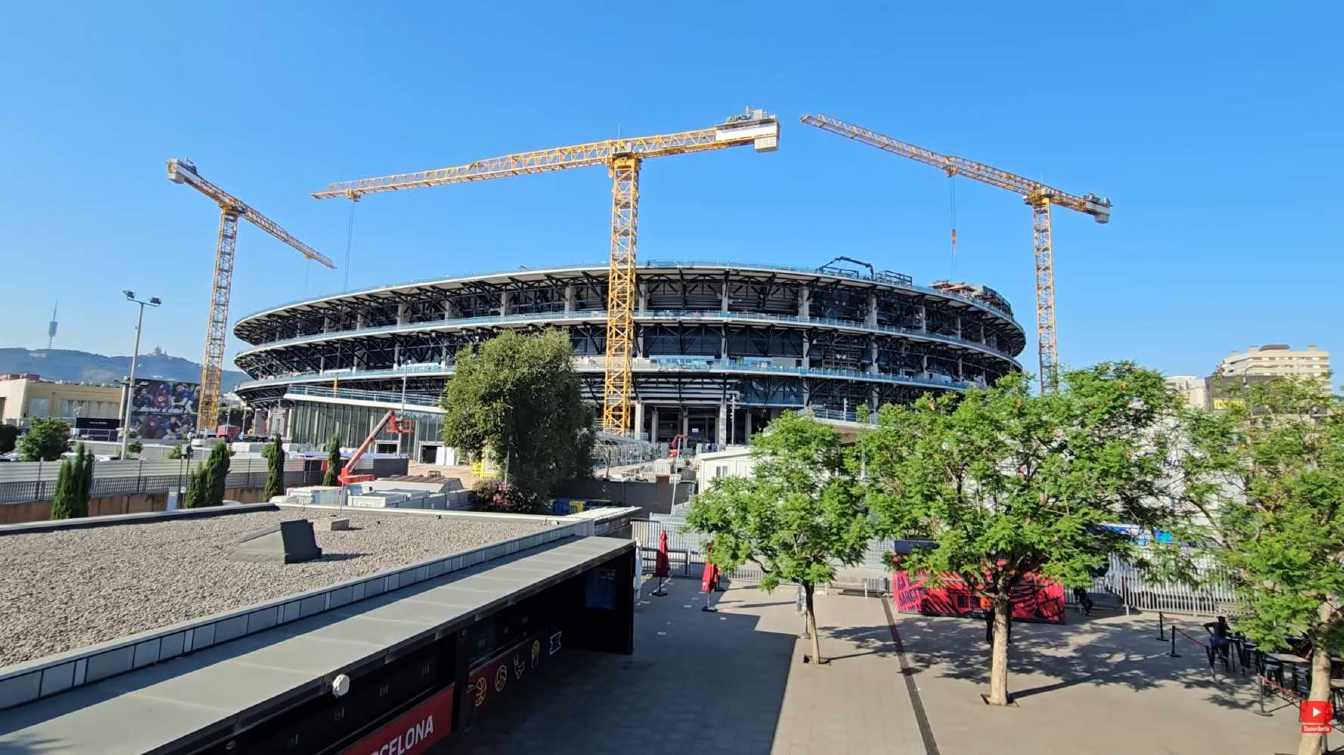 Kolejny etap modernizacji Spotify Camp Nou może oznaczać czasową wyprowadzkę Barcelony. Klub chce uniknąć ryzyka op&oacute;źnień i problem&oacute;w logistycznych, dlatego planuje rozgrywać domowe mecze pierwszej części sezonu na Estadi Ol&iacute;mpic Llu&iacute;s Companys.