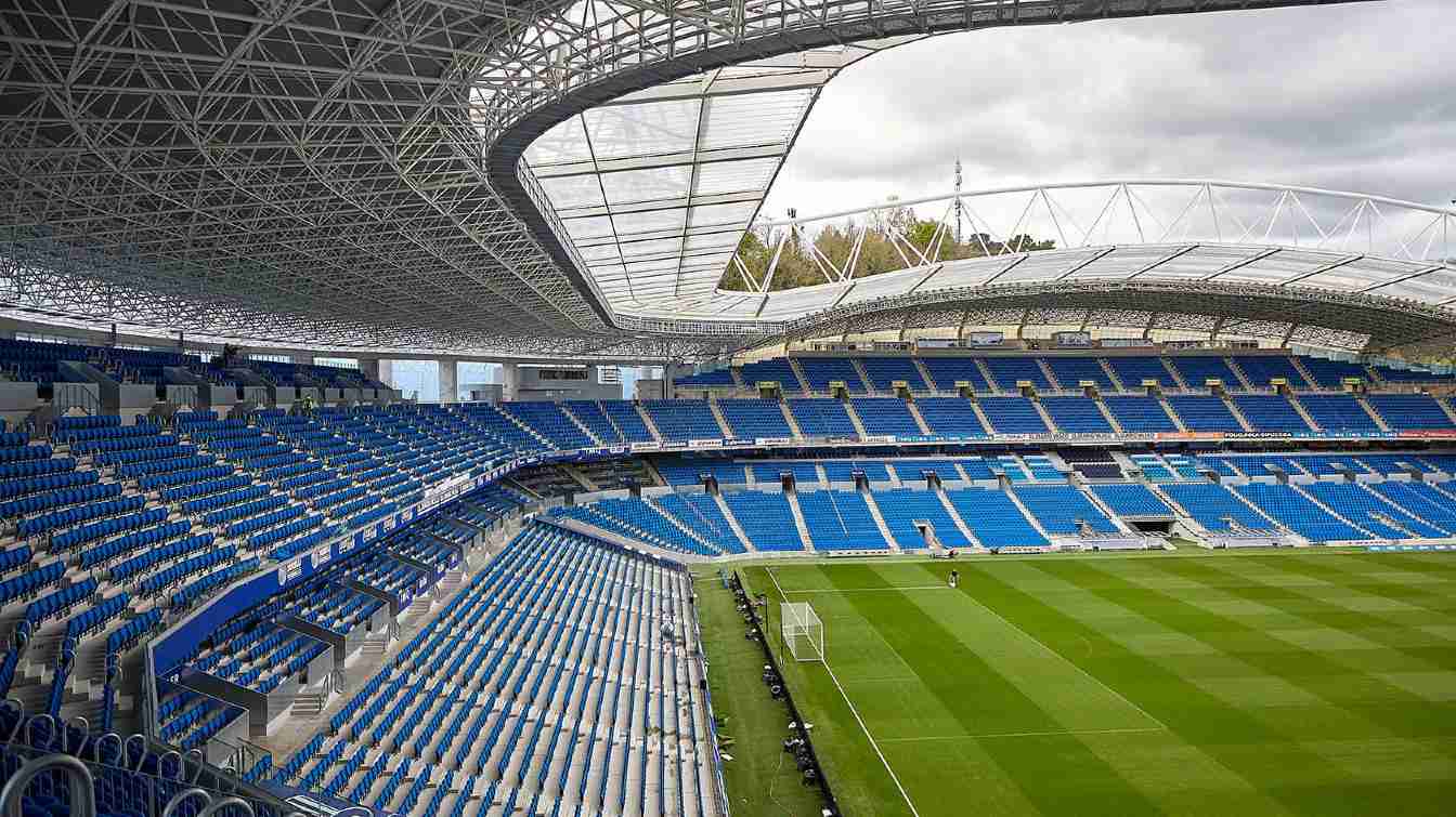 Rozbudowa Anoety postępuje mimo wątpliwości wok&oacute;ł MŚ 2030. Stadion Realu Sociedad ma zwiększyć pojemność do 42 427 miejsc, zyskać nowe przestrzenie dla medi&oacute;w i VIP-&oacute;w oraz spełnić wymagania FIFA.